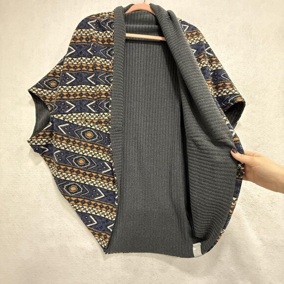 Bodhi Shawl Collar Cocoon Cardigan Womens Gray Aztec Knit Sleeveless Poncho Wrap - Picture 6 of 8